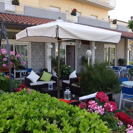 Lorena Hotel 2*